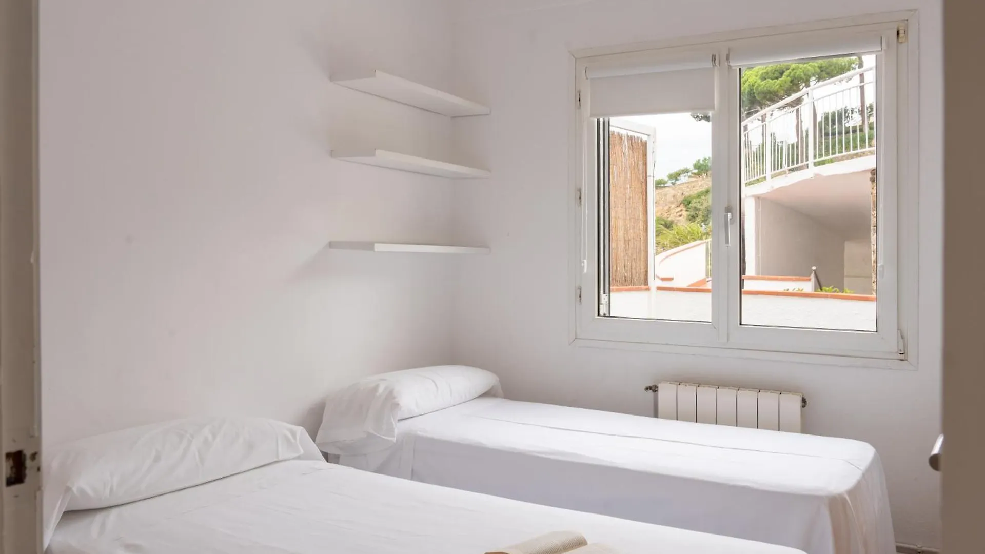 Santa Llucia Apartaments ロザス スペイン